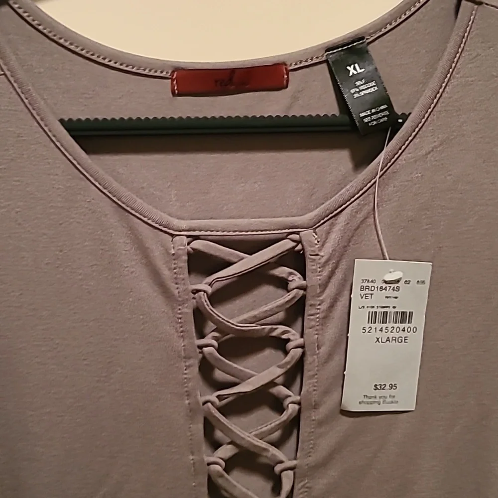 Top - Picture 2 of 3